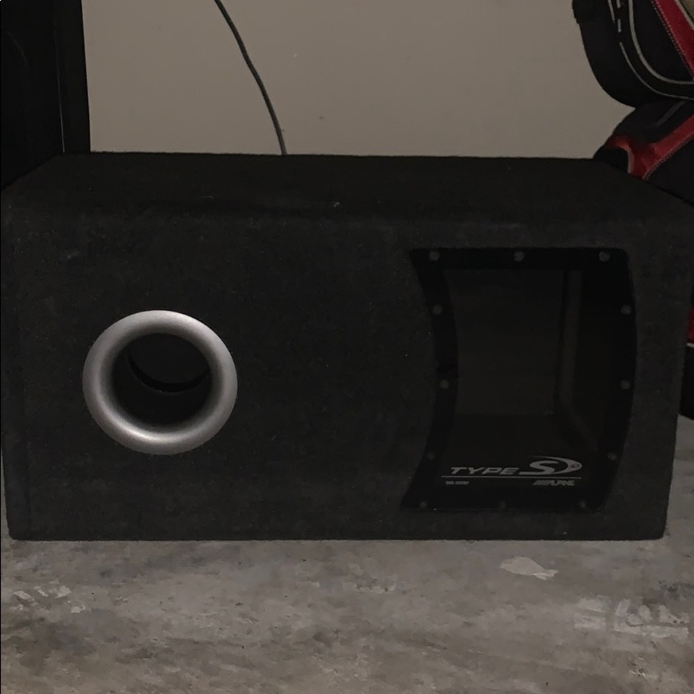 Alpine Type S Size 10’ ported subwoofer box